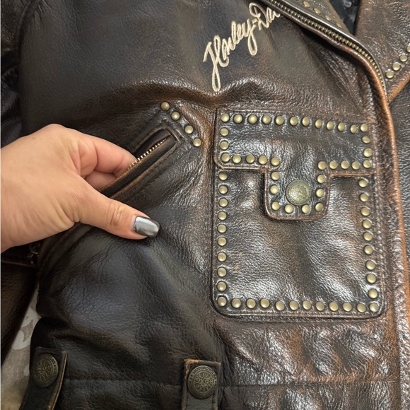 Harley-Davidson Quilted Jacket Label with Brown and Gold Accents - Picture 3 of 11